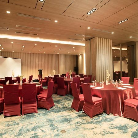 Louis Kienne Cikarang Hotel & Service Apartment 베카시 외부 사진