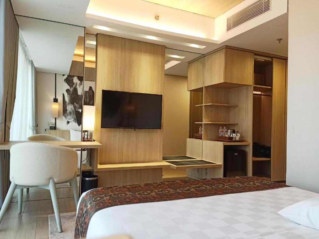 Louis Kienne Cikarang Hotel & Service Apartment 베카시 외부 사진