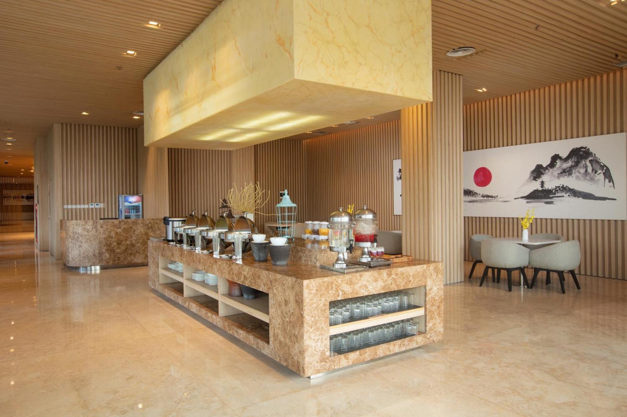 Louis Kienne Cikarang Hotel & Service Apartment 베카시 외부 사진